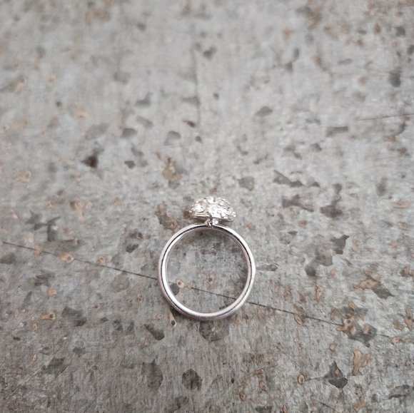 Ring Cluster Silver Tone - Picture 2 of 4